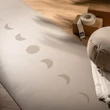 Kép 8/8 - Bodhi PHOENIX design jógaszőnyeg MOON PHASES - Light Taupe – 4 mm