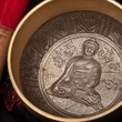 Kép 2/7 - Indiai Hangtál Buddha gravírozással - 11 cm - Bodhi