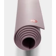 Kép 2/4 - Manduka PRO Yoga Mat 6mm – prémium jógaszőnyeg  - Elderberry
