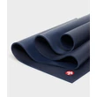 Kép 4/4 - Manduka PRO Yoga Mat 6mm LONG – prémium jógaszőnyeg  - Midnight