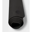 Kép 2/8 - Manduka Begin Yoga Mat 5mm – kezdő jógaszőnyeg - Black