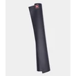 Kép 5/6 - Manduka eKO Superlite Travel Yoga Mat 1.5mm – természetes gumi jógaszőnyeg - Midnight